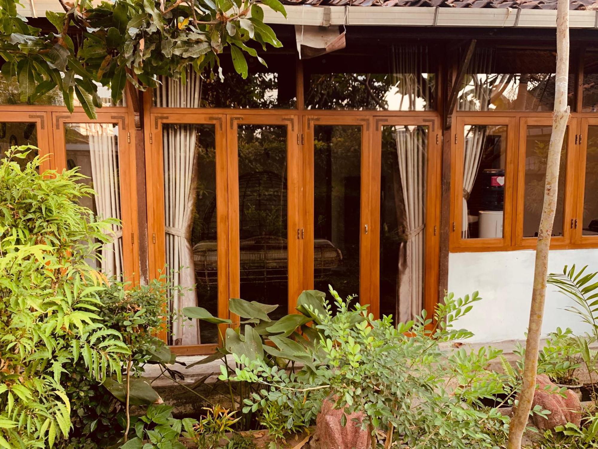 Yoga Lover Yogyakarta Eksteriør billede