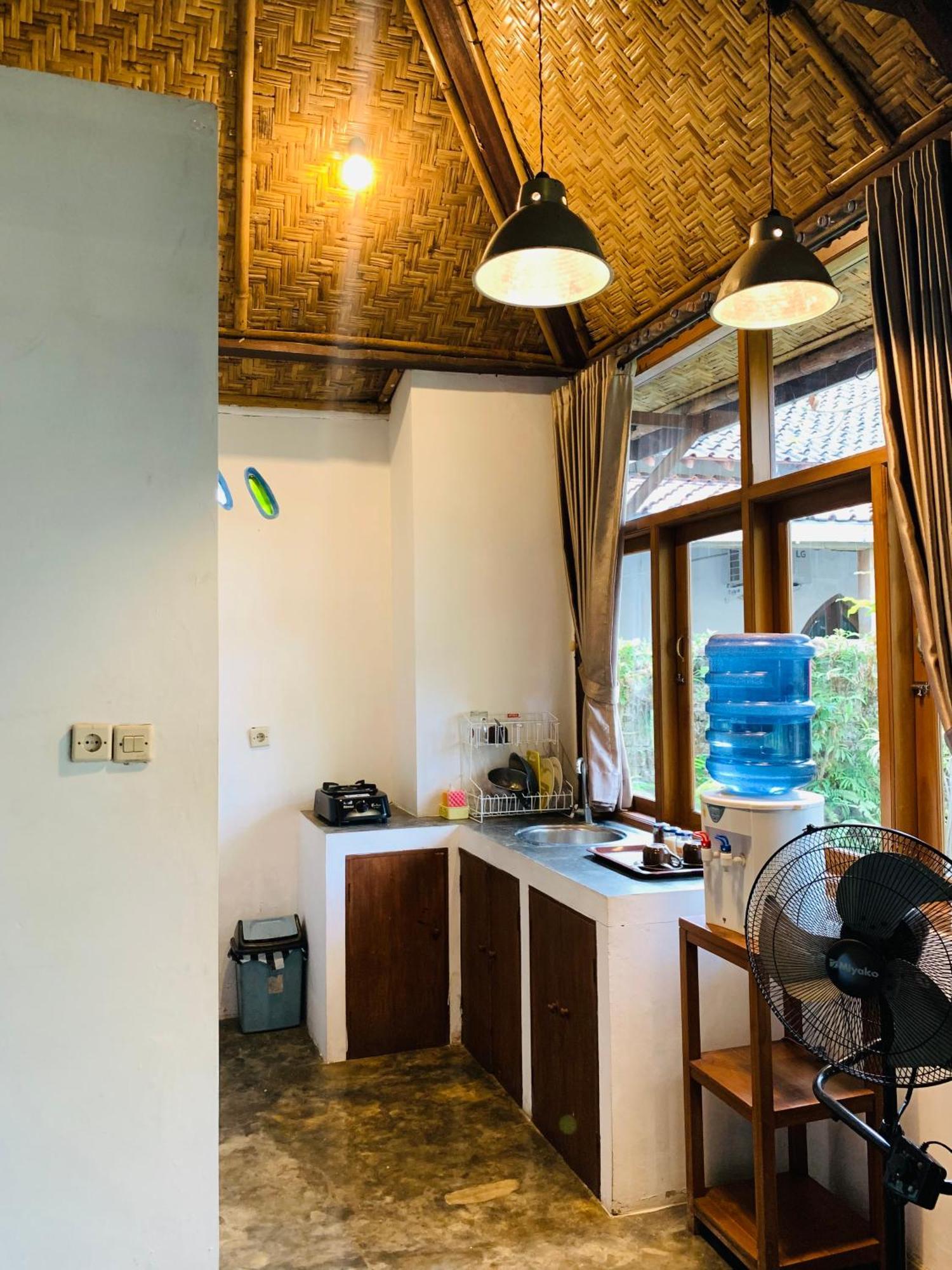 Yoga Lover Yogyakarta Eksteriør billede